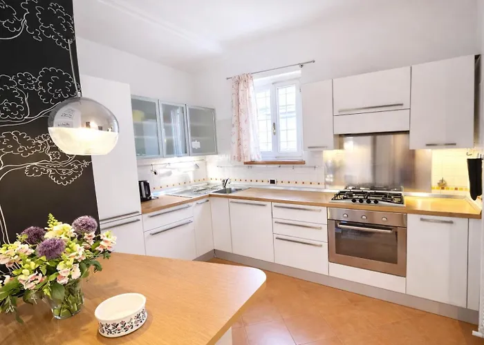 Panoramic Terrace Trastevere Apartment, With Amazing View Rome